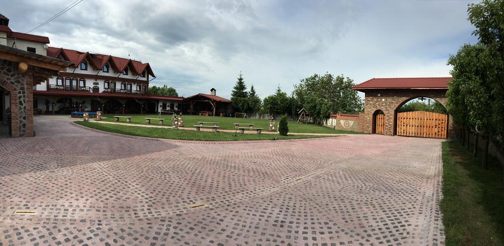 Pensiunea la Nise Sîmbăta de Sus Bagian luar foto