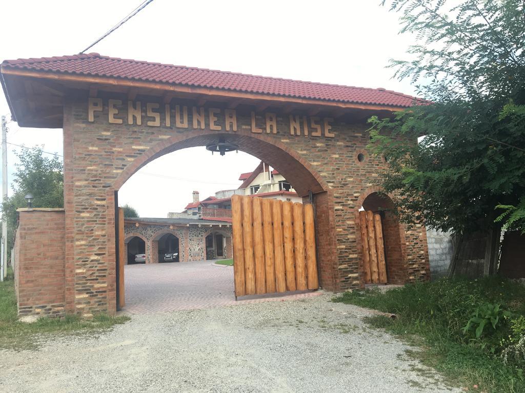 Pensiunea la Nise Sîmbăta de Sus Bagian luar foto
